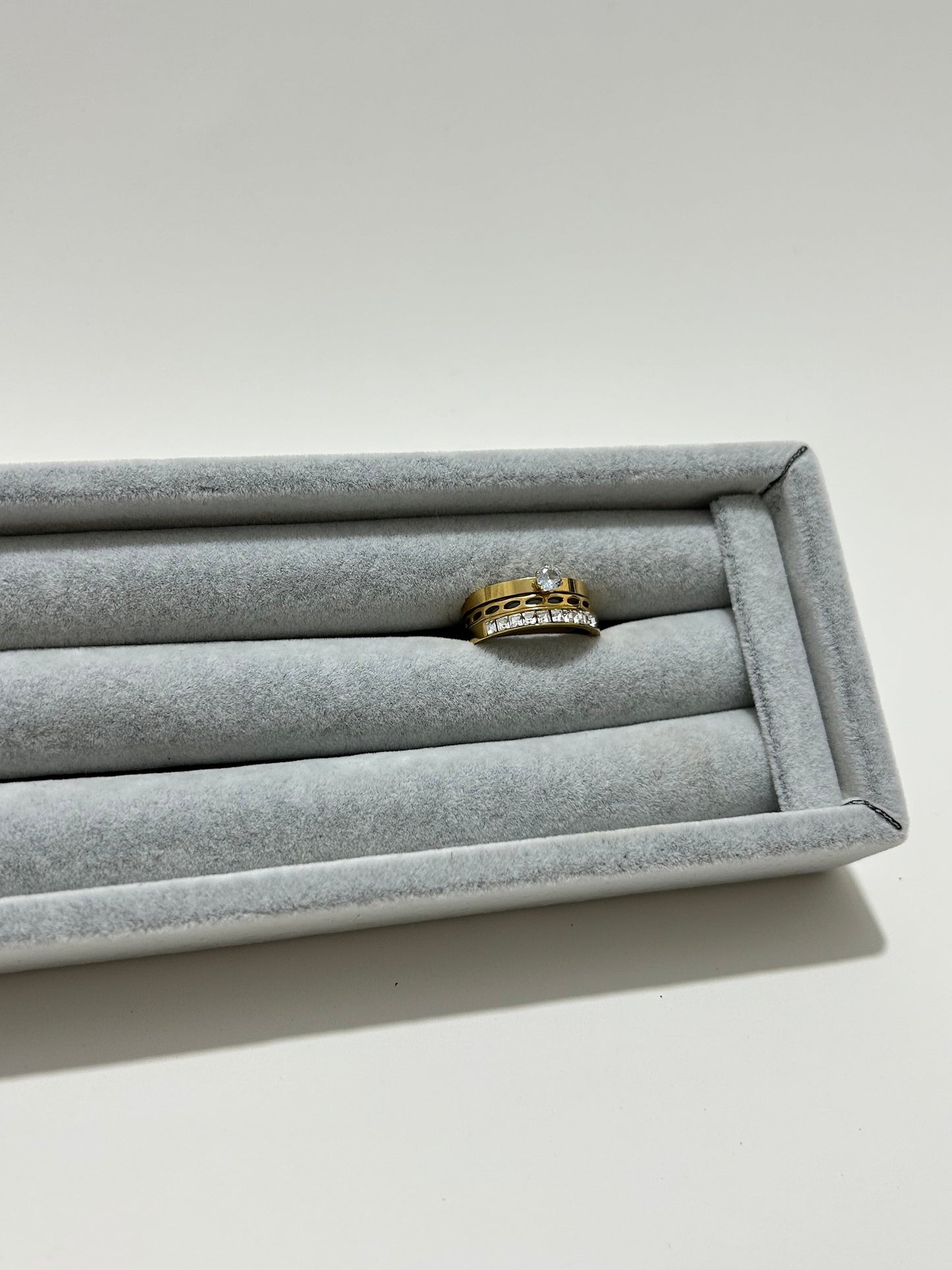 Carter Accessories Altın Renk Tek Taşlı Işıltılı Yüzük