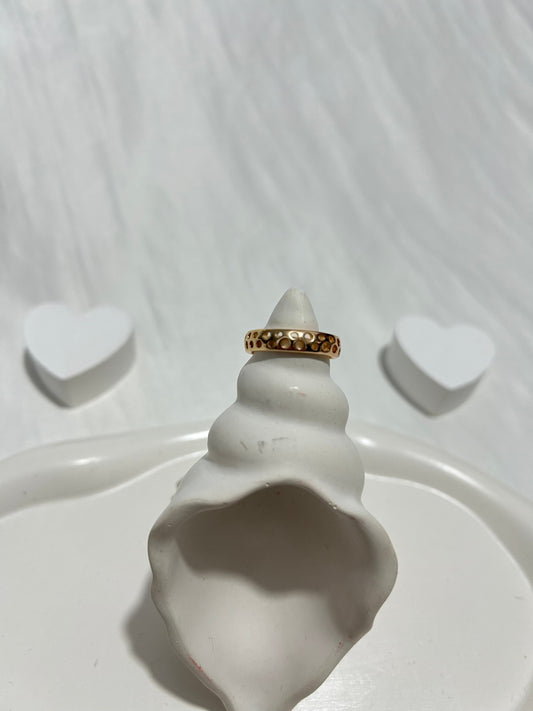 Gold Nokta Desenli Geniş Yüzük