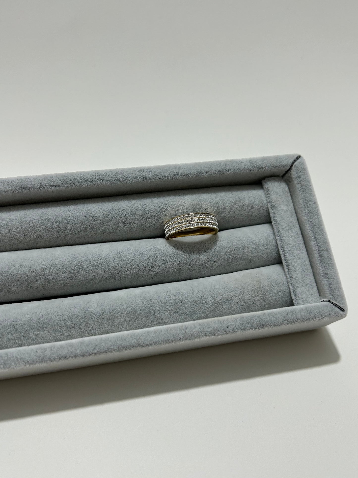 Carter Accessories Üç Sıra Taşlı Altın Yüzük